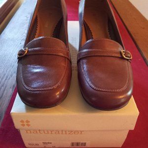 Naturalizer Dacapo heels 8M